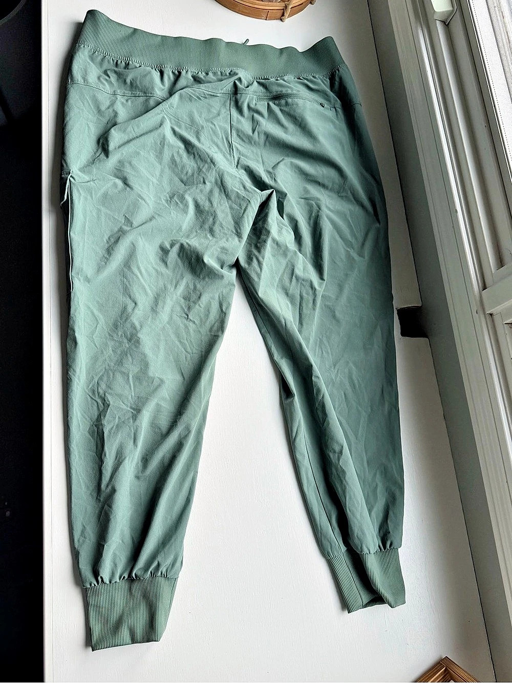 all in motion Women's Active Light Mid-Rise Cargo Joggers Green Large. - Picture 2 of 4